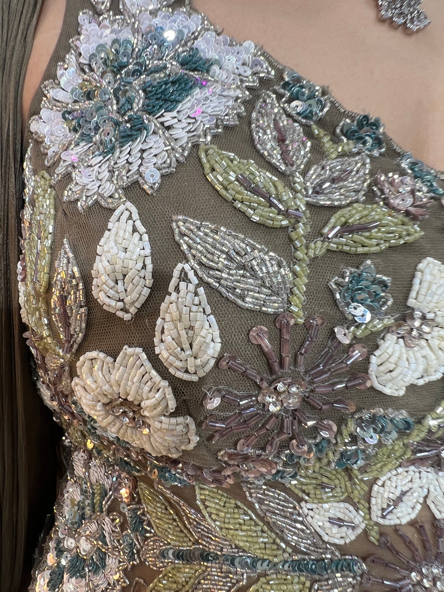 π« Olive Green Pre-Draped Saree Set by Rivlo Aurum AC02