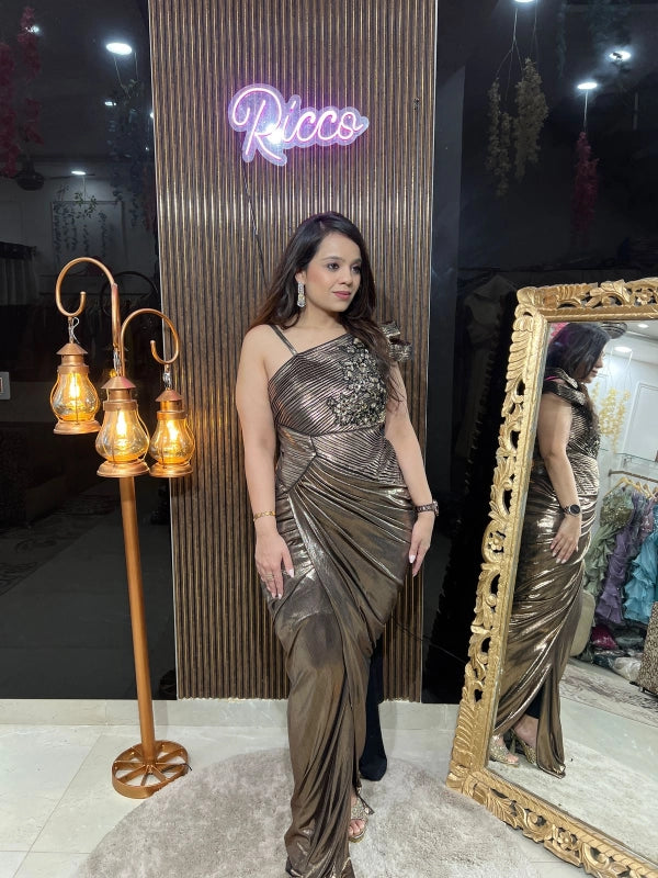 MODERN GOLDEN GOWN RC120