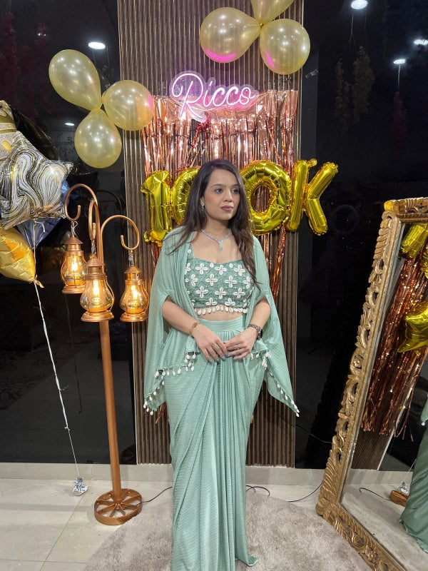 SHELL TOP WITH SKIRT AND CAPE RC124