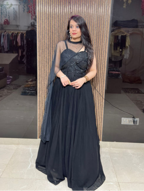 ONE SIDE NET CAPE GOWN RC142