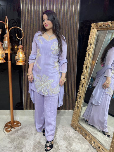 LEAF EMBROIDERY SUIT RC180