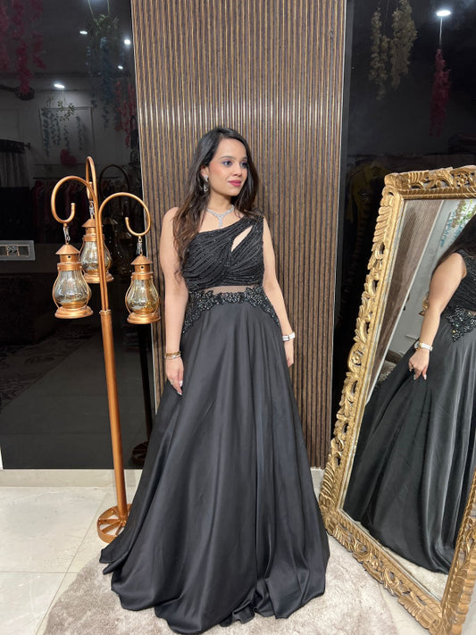 SMART AND STYLISH GOWN RC193