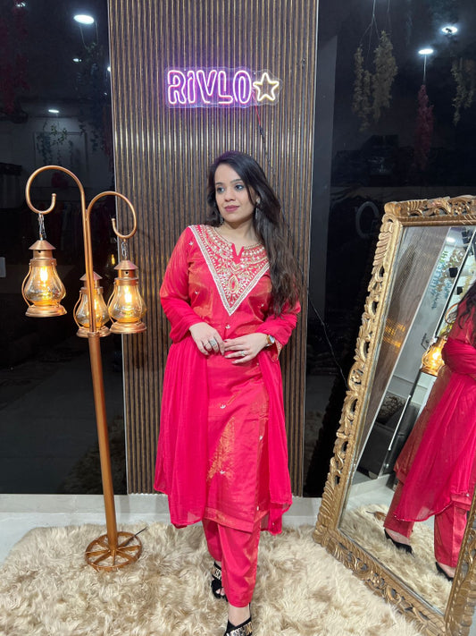 🌺 Vibrant Red Embroidered Suit Set 🌺RC300