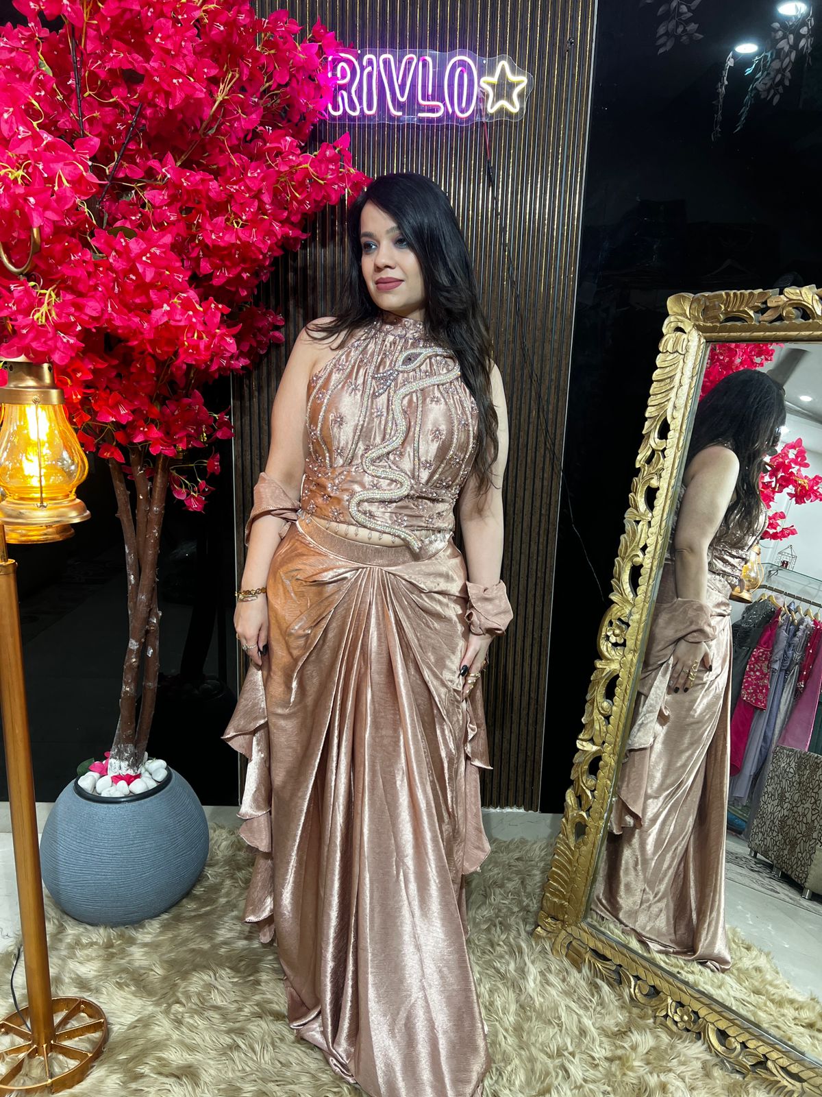 Free Sanke Ring withIvory And Rose Gold Serpentine Embellished Drape Set ✨ RC553