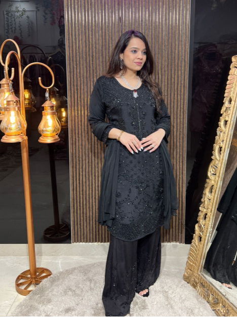 BLACK CUTDANA SUIT RC173