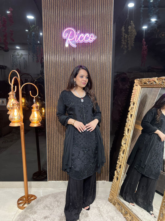 BLACK CUTDANA SUIT RC173
