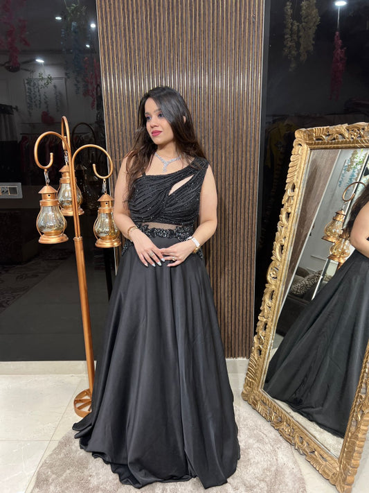 SMART AND STYLISH GOWN RC193