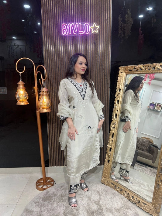 ORGANZA DUPATTA EMBROIDERED SUIT RC205