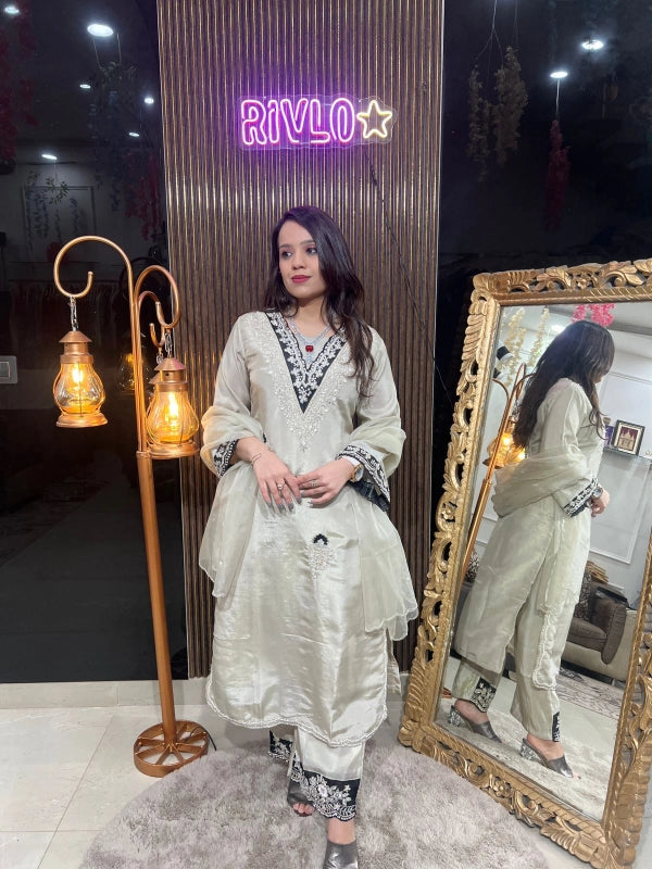 ORGANZA DUPATTA EMBROIDERED SUIT RC205