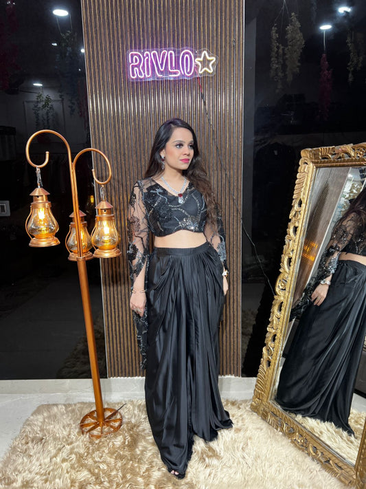 🌟 Make an everlasting impression with this chic designer drape set. 🌟 RC346