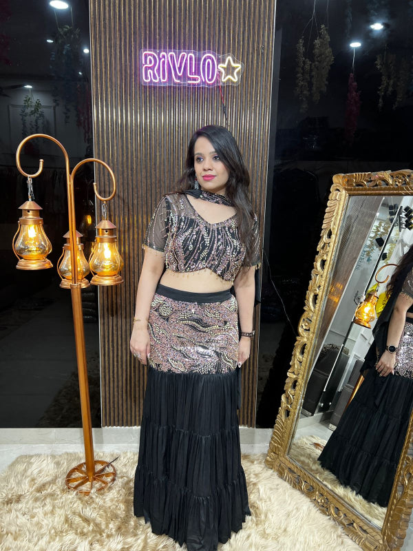 ✨ Beige And Black Tiered Skirt & Embellished Blouse Set ✨ RC372