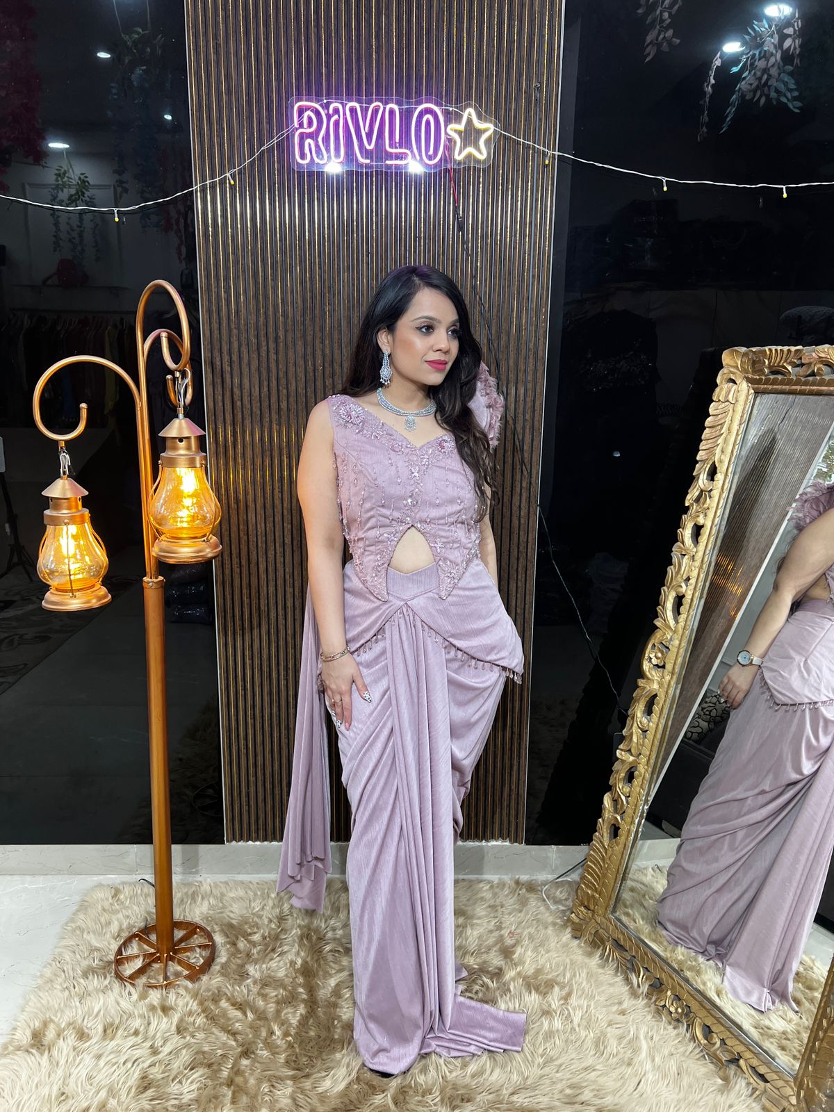 Purple and pink Feather-Shoulder Pre-Draped Saree RC430