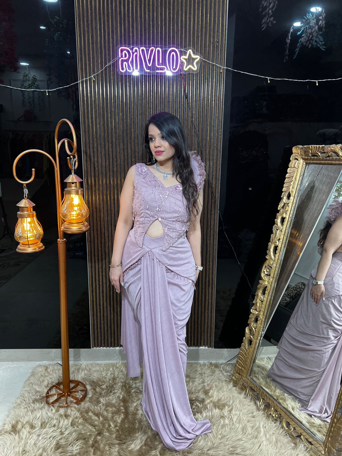 Purple and pink Feather-Shoulder Pre-Draped Saree RC430