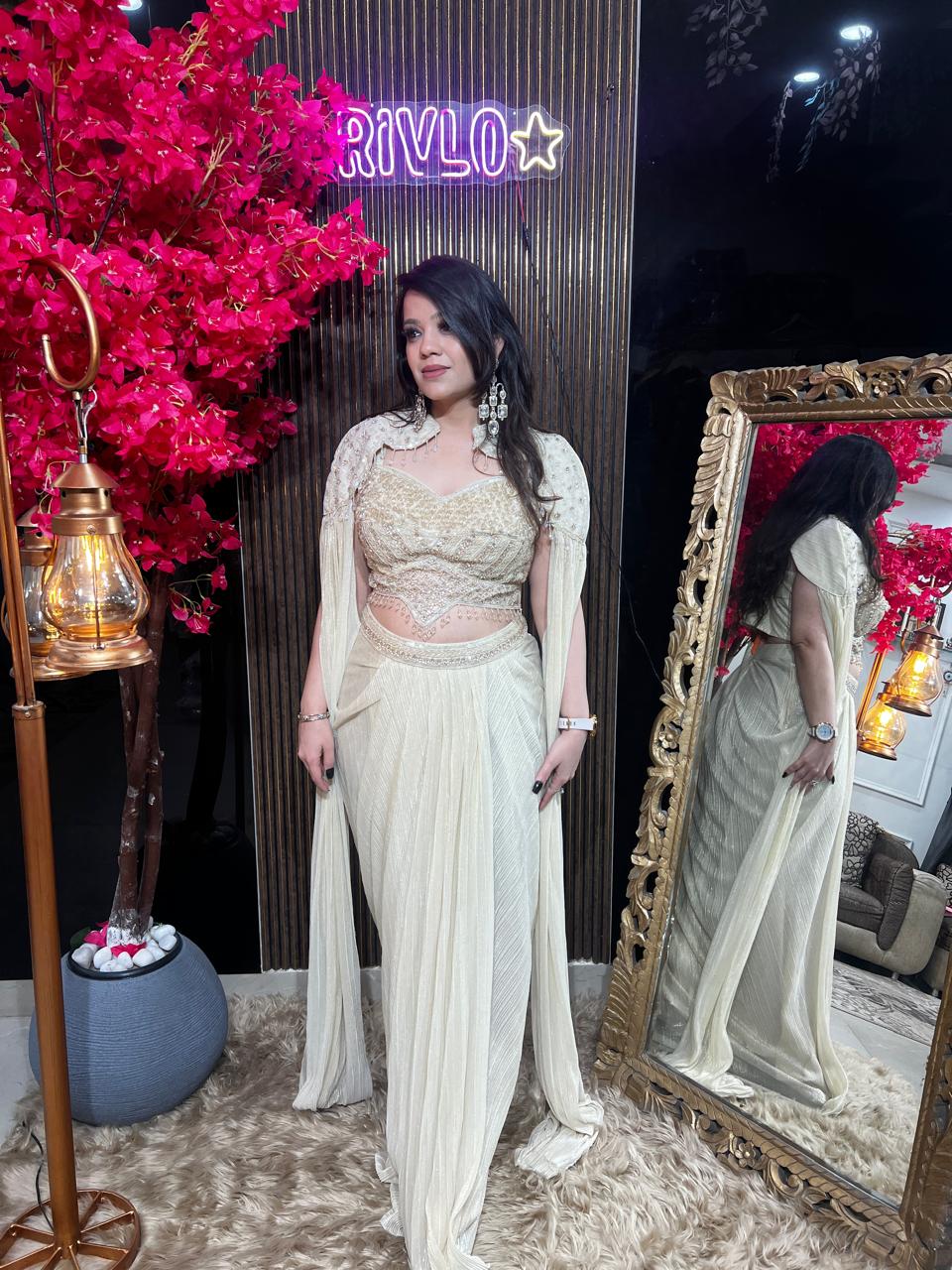 Ivory Embellished Drape Set With Cape ✨ RC543