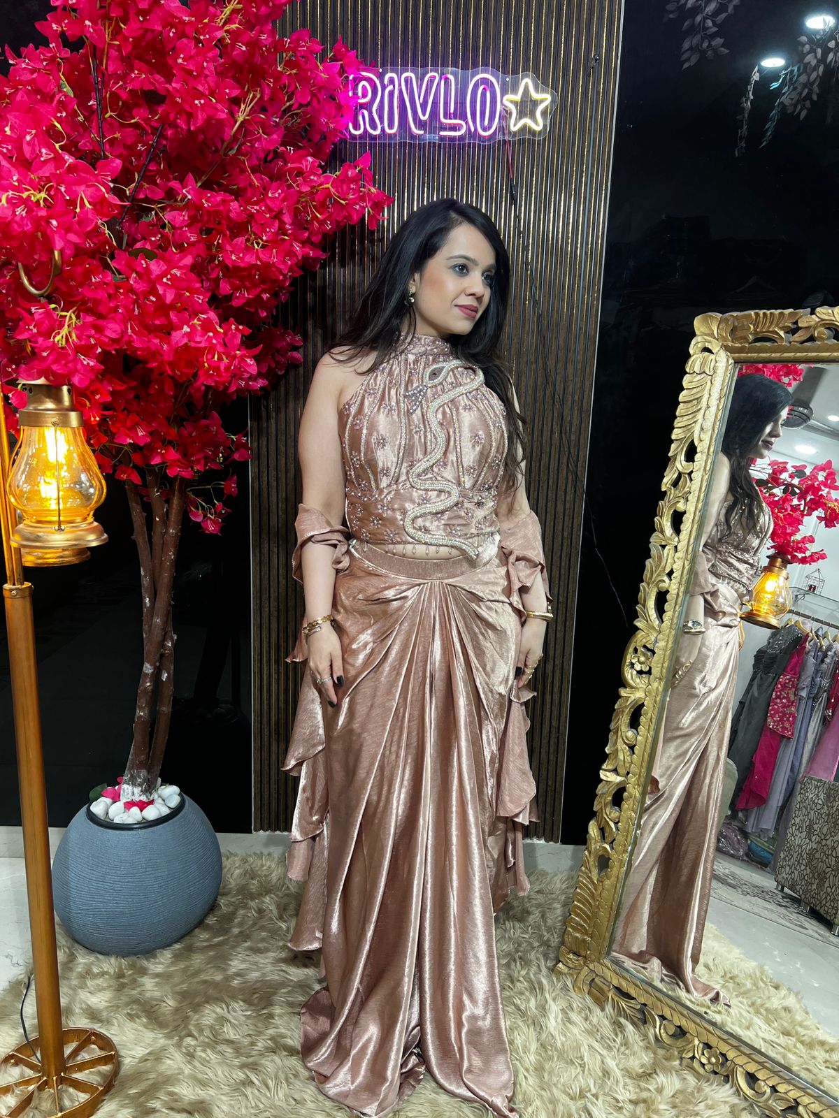 Free Sanke Ring withIvory And Rose Gold Serpentine Embellished Drape Set ✨ RC553