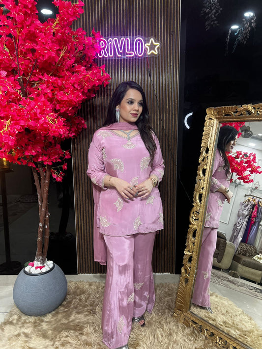 Embroidered Pink Crepe Suit RC558